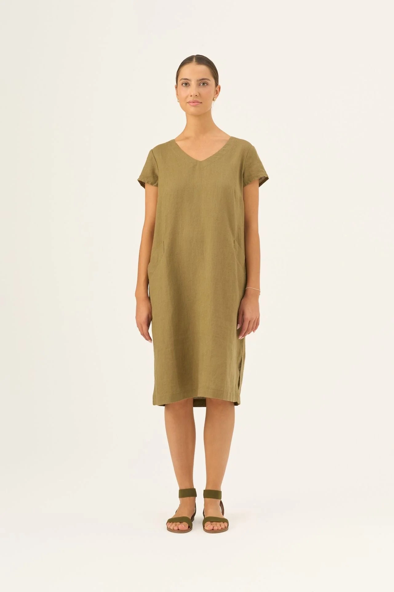 Klänning i linne, kortärmad med fickor (Olive Khaki)