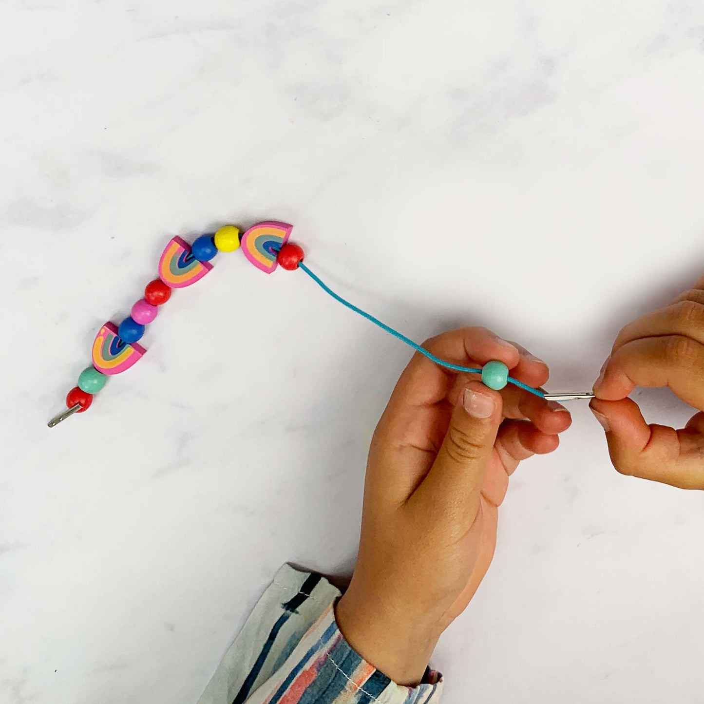 Pärlkit: Regnbåge Armband, DIY