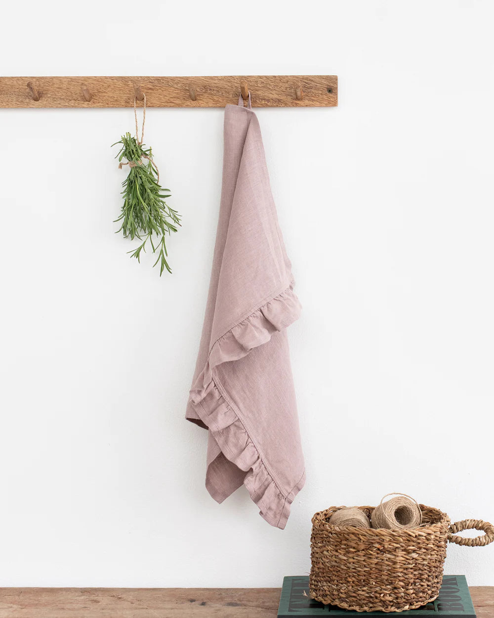 Kökshandduk med volang (Woodrose) | Magic Linen