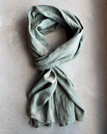 En olivgrön linnesjal